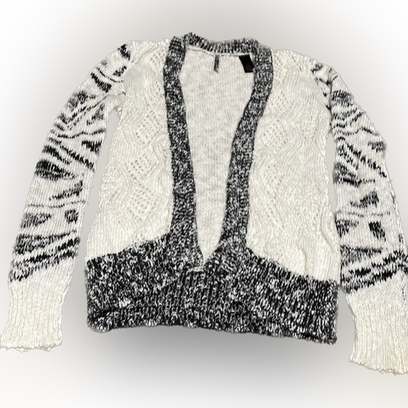 Women’s BKE Buckle cardigan M - Picture 2 of 3